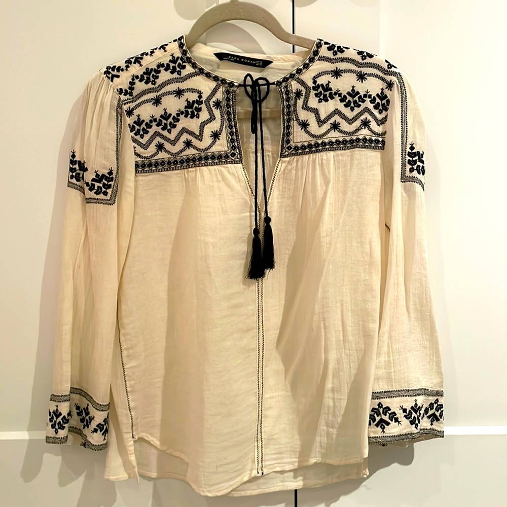 Zara woman black and white blouse